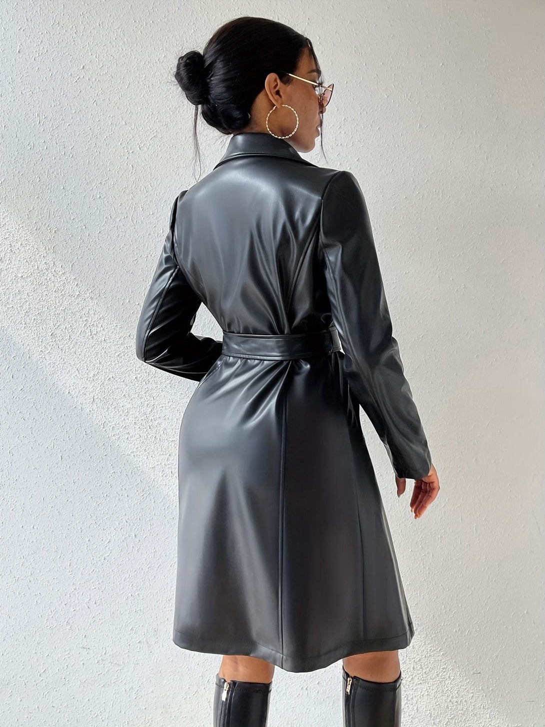 Manteau long en simili cuir avec col à revers et poches - ElyGlam