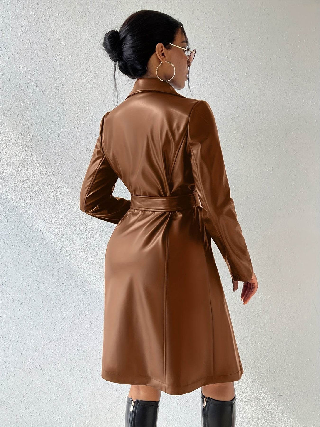 Manteau long en simili cuir avec col à revers et poches - ElyGlam